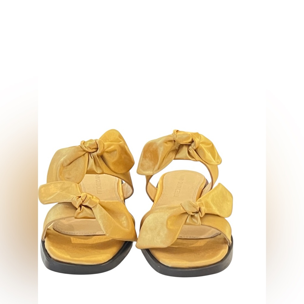 Mari Giudicelli Bow  Betis Sandals